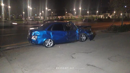Bakıda iki avtomobil toqquşdu, xəsarət alanlar var