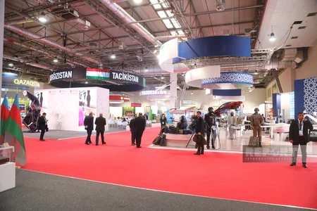Tacikistan Prezidenti SPECA sərgisini ziyarət edib