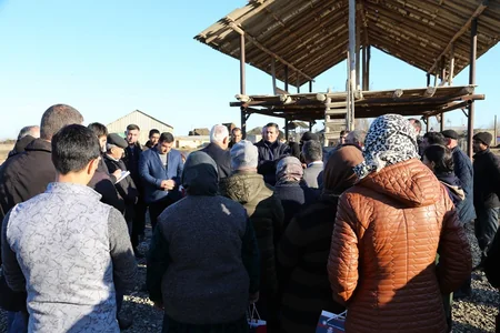 Laçından olan namizəd fəal seçki kampaniyası ilə diqqət çəkdi