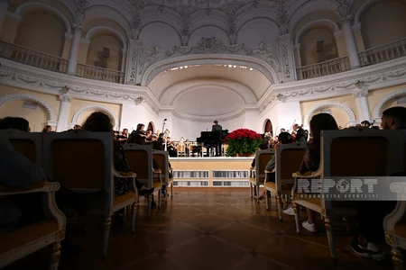 Fərhad Bədəlbəylinin ifasında konsert proqramı təşkil olunub