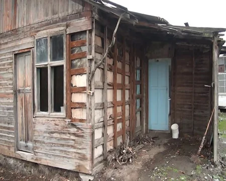Ağdaşda tibb müəssisəsinin binası bərbad vəziyyətə düşüb, pasiyentlər üçün təhlükəli vəziyyət yaranıb