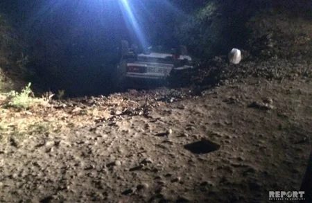 Sabirabadda avtomobil su kanalına düşüb, sürücü ölüb - FOTO