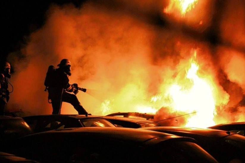 At least 16 Amazon cars burned in Berlin during riots