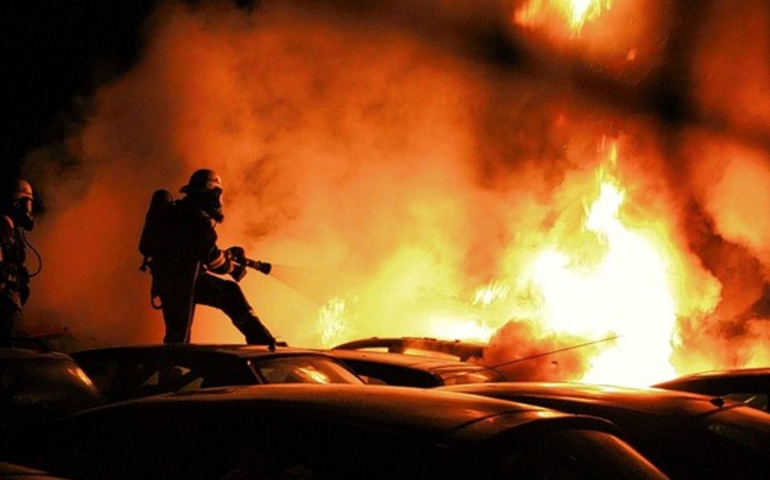 At least 16 Amazon cars burned in Berlin during riots