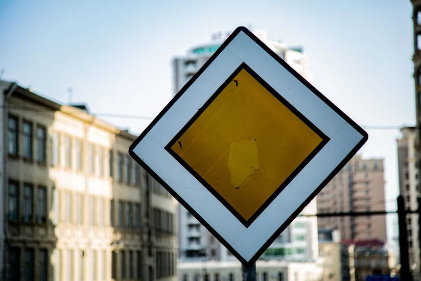 В Баку в прошлом месяце установили 445 дорожных знаков