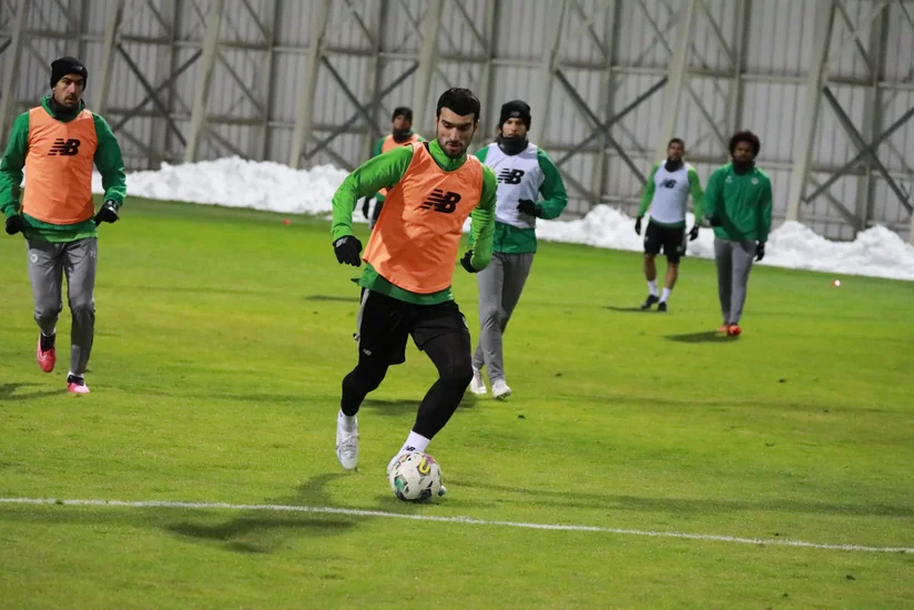 Mahir Emreli Fənərbağça ilə oyunda iştirak etməyəcək