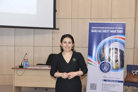 Bakı Ali Neft Məktəbində valideynlərin iştirakı ilə “Açıq qapı günü” keçirilib