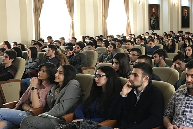 “Bakı Marafonu 2017”nin nümayəndələri tələbələrlə görüşüblər