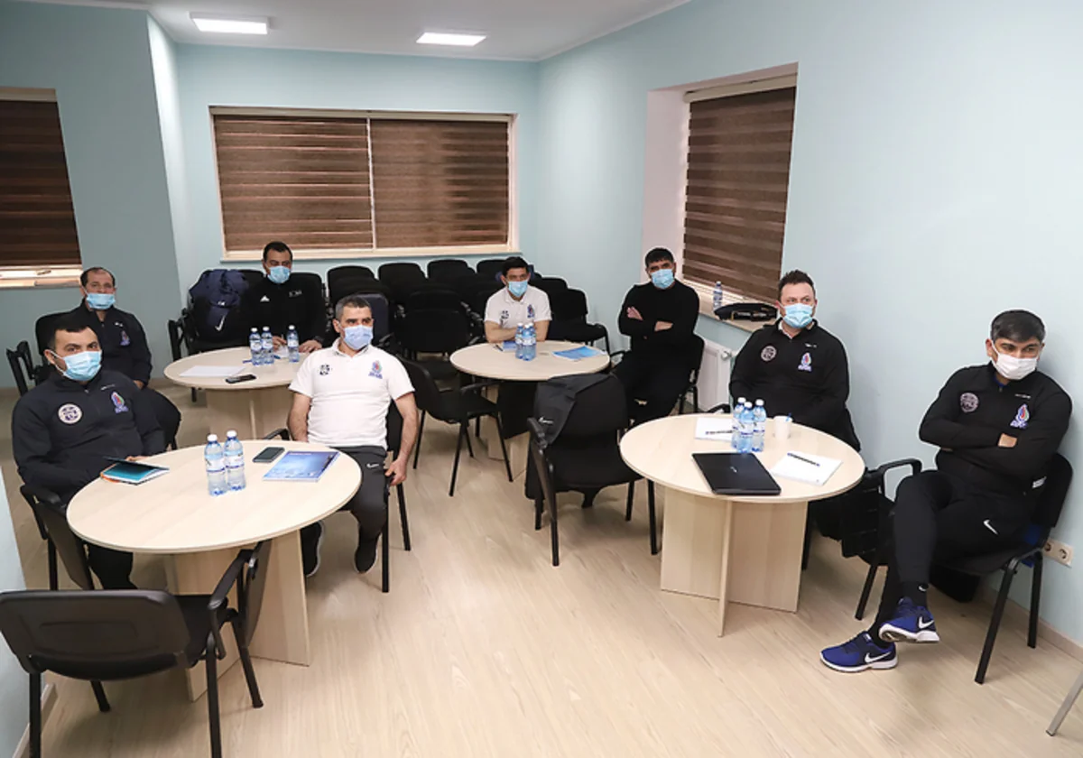 Qəbələ və Keşlənin baş məşqçiləri Pro kurslarına qatılıb
