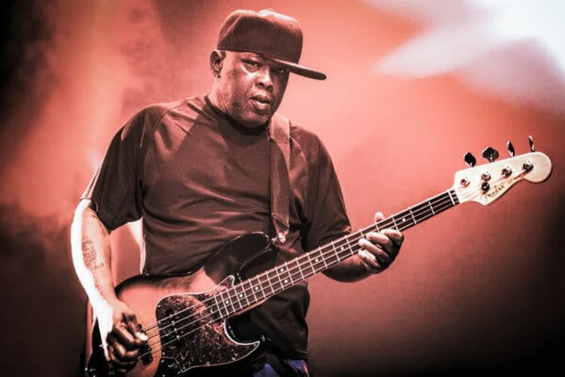 Умер бас-гитарист и продюсер Роберт Шекспир