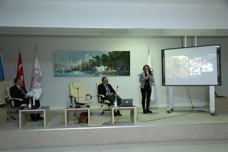 AMEA-da “Daş təpələr: sivilizasiyanın erkən coğrafiyası” mövzusunda elmi seminar keçirilib