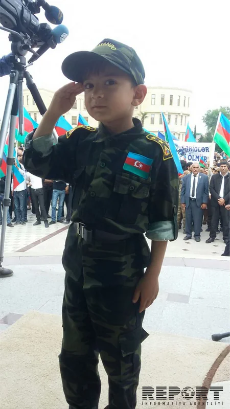 Медали шехидов вручены их семьям - ФОТО