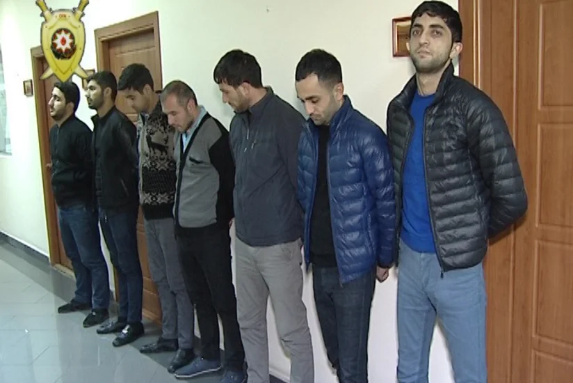 Azərbaycanda narkotik maddələrin onlayn satışı ilə məşğul olan dəstə üzvləri məhkəmədə dindirilib
