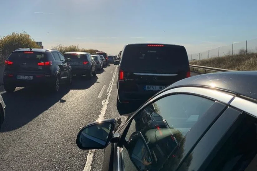 Из за пробок болельщики не могут попасть на стадион Ванда Метрополита