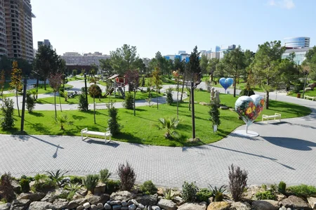 Azərbaycan Prezidenti Xətai rayonunda yeni yaradılan park kompleksinin açılışında iştirak edib
