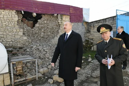 Prezident İlham Əliyev zəlzələ bölgəsinə gedib - FOTOLAR - YENİLƏNİB