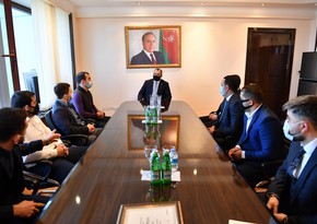 Adil Əliyev tanınmış idmançılarla görüşdü