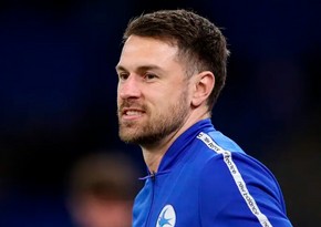 Arsenalın sabiq futbolçusu karyerasını Meksikada davam etdirəcək