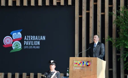 İlham Əliyev “Milan Expo 2015” sərgisində dövlət bayraqlarının qaldırılması mərasimində iştirak edib