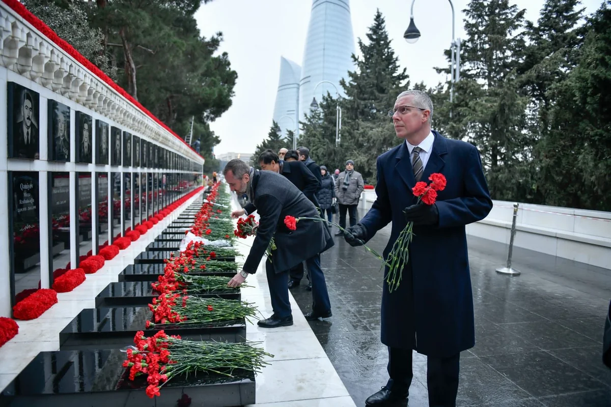 Britaniya səfiri: 20 Yanvar hadisələrində şəhid olan qəhrəmanların xatirəsini ehtiramla yad edirəm