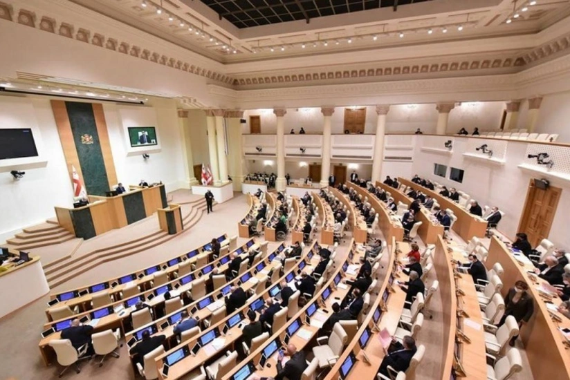 Gürcüstan parlamentində tək bir fraksiya - “Gürcü Arzusu” yaradılıb