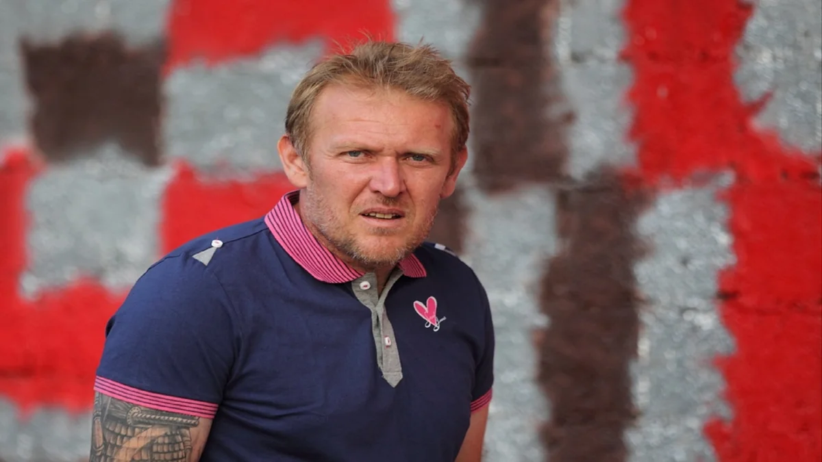 Robert Prosineçkinin qaldığı evə olan borc üzündən Srvena Zvezdanın hesabı bağlanıb