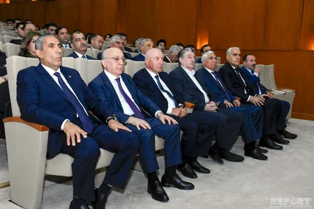 YAP-ın qərargahında Respublika gününə həsr olunmuş tədbirdə “Son iclas” filmi təqdim edilib