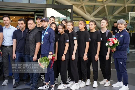 Avropa çempionatlarında 5 medal qazanan taekvondoçular Vətənə qayıdıb