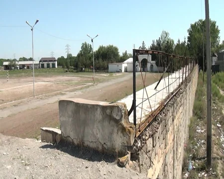 Acınacaqlı vəziyyətdə olan Zərdab rayon mərkəzi stadionu