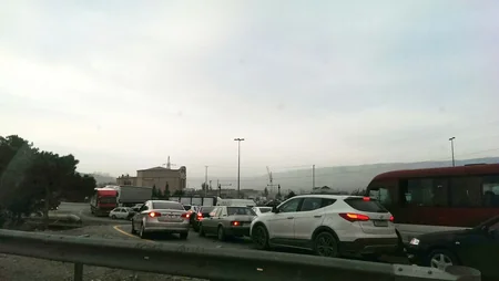 ​Bakı-Sumqayıt şosesində böyük sıxlıq müşahidə edilir