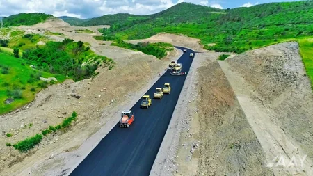 Laçın şəhərindən yan keçən yeni avtomobil yolunun asfaltlanmasına başlanılıb