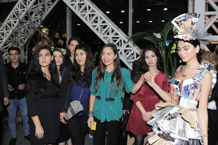 Leyla Aliyeva attends youth exhibition 'Through the eyes of students: Environmental problems of ways of addressing them' - PHOTO