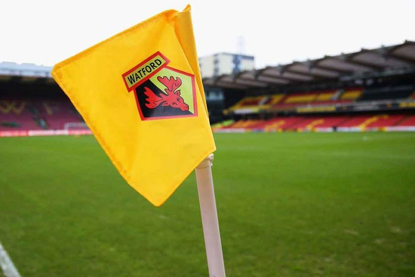 Игрок и сотрудники английского клуба заразились коронавирусом