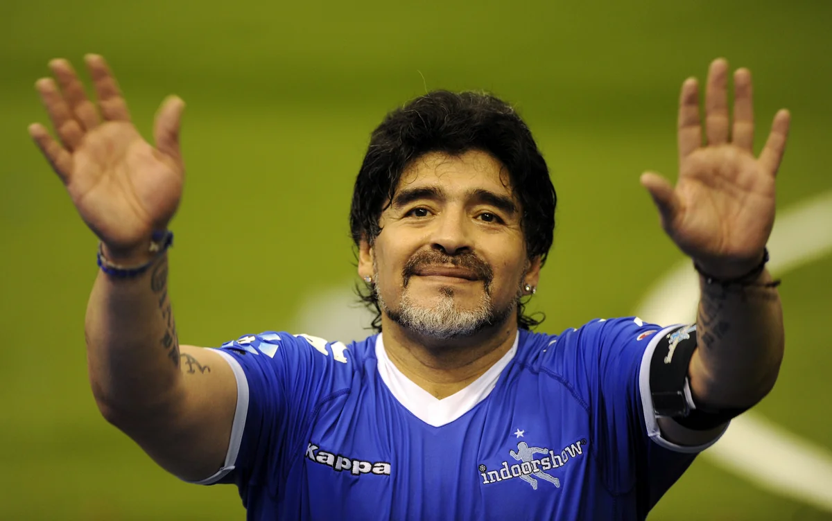 İspan futbolçusu Maradonanın xatirəsini anmaqdan imtina edib