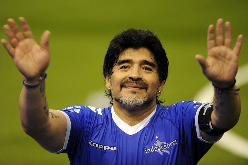 İspan futbolçusu Maradonanın xatirəsini anmaqdan imtina edib