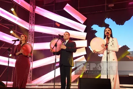 Bakıda Zəfər Günü ilə bağlı atəşfəşanlıq olub - YENİLƏNİB