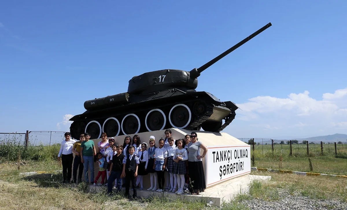 “Əsgərə məktub” layihəsi çərçivəsində hərbi hissədə görüş keçirilib