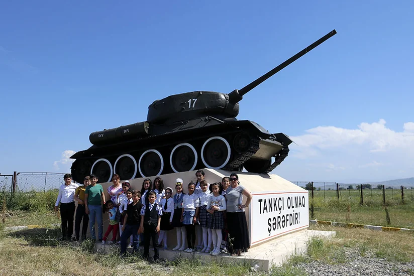 “Əsgərə məktub” layihəsi çərçivəsində hərbi hissədə görüş keçirilib
