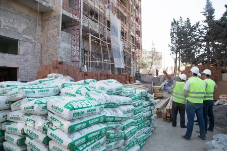 Binəqədidə yanan binada təmir işləri sentyabrda yekunlaşacaq - FOTO