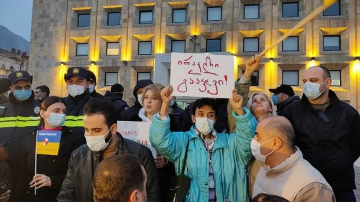 Gürcüstan Baş nazirinin Ukrayna ilə bağlı mövqeyinə görə istefası tələb olunur