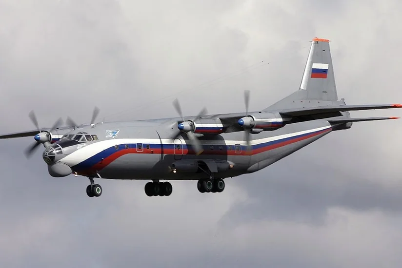 В России Ан-12 опрокинулся на бок при заходе на посадку, пострадавших нет