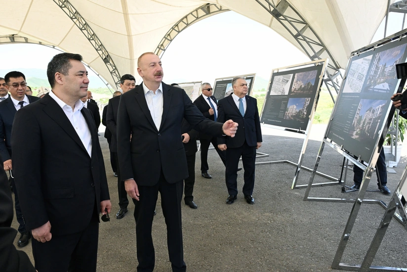 Presidents of Azerbaijan and Kyrgyzstan view master plan of Fuzuli