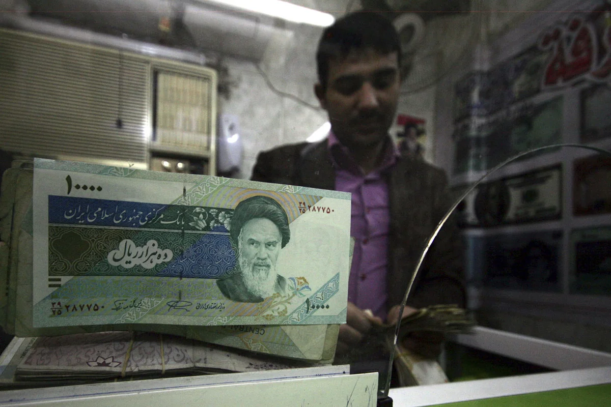 Iranian rial loses more value against US dollar