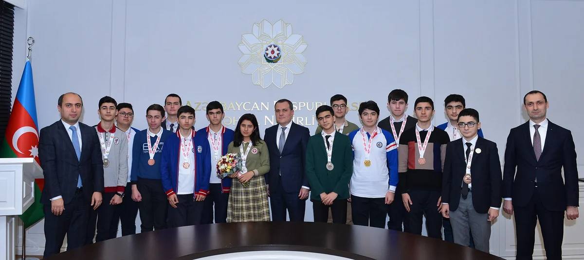 Təhsil naziri olimpiada qalibləri ilə görüşüb