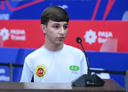 Fərid Qayıbov ötən ay nüfuzlu beynəlxalq yarışlarda iştirak edən Azərbaycan idmançıları ilə görüşüb