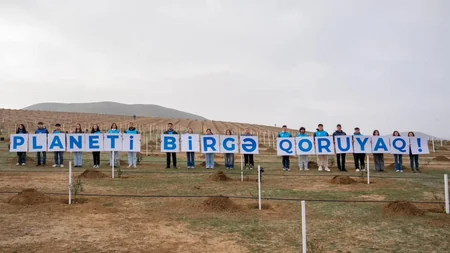 Gənclər Günü münasibətilə ağacəkmə aksiyası keçirilib, gələcək üçün yeni, sağlam dünya yaratmağa çağırış edilib