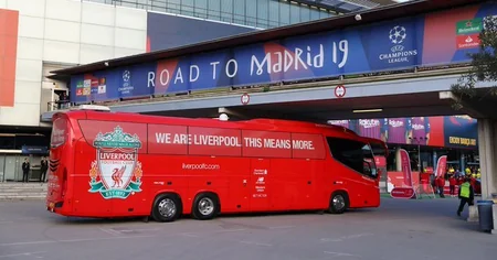 Автобус Ливерпуля застрял в тоннеле на стадионе, где состоится финал Лиги чемпионов