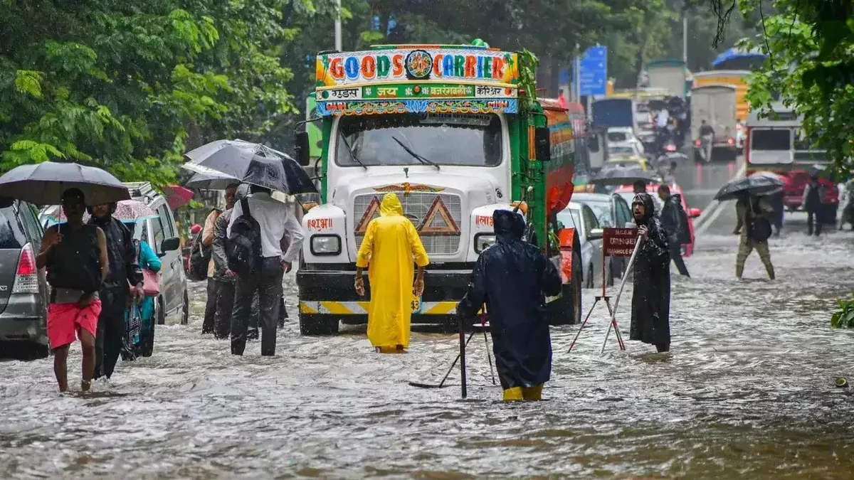 At least 17 dead, 11 missing after heavy rainfall in India