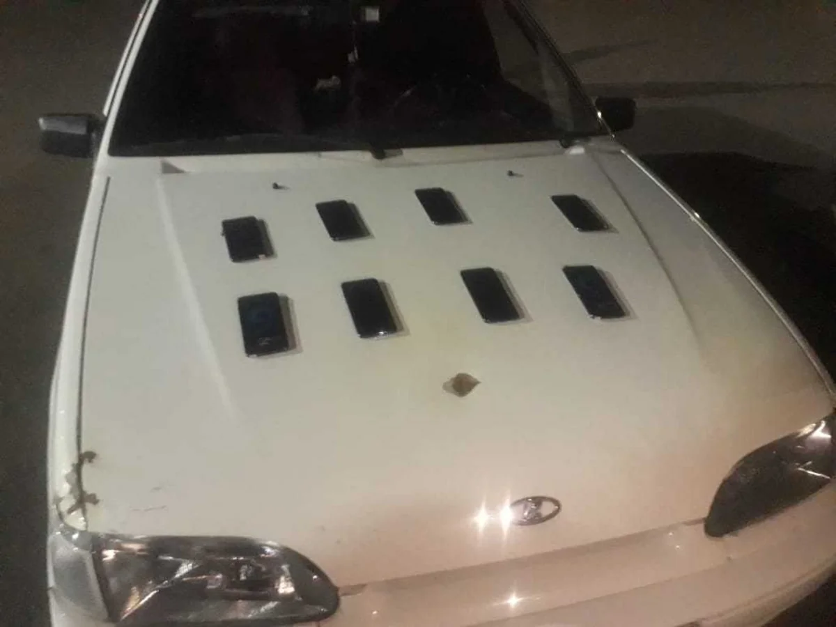 Gömrükçülər ölkəyə qanunsuz mobil telefon gətirilməsinin qarşısını alıb