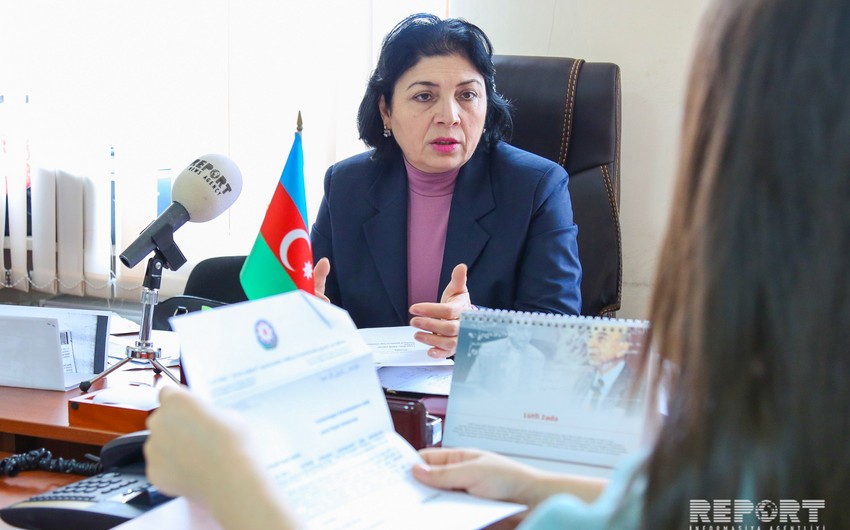 Sayalı Sadıqova: “Əsgər”, “əsginas”, “İsgəndər”, “işgəncə” sözlərinin yazılış forması dəyişməməlidir”